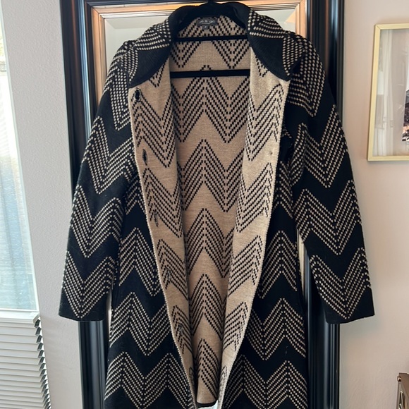 Gio&Gio sweater jacket | black and Tan | size: Small | collar and buttons up - Picture 3 of 9